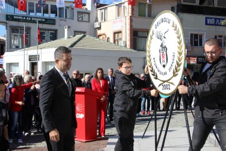 CUMHURİYET BAYRAMI İÇİN DÜZENLENEN  ATA'YA  SAYGI ÇELENK TÖRENİNE KATILDIK